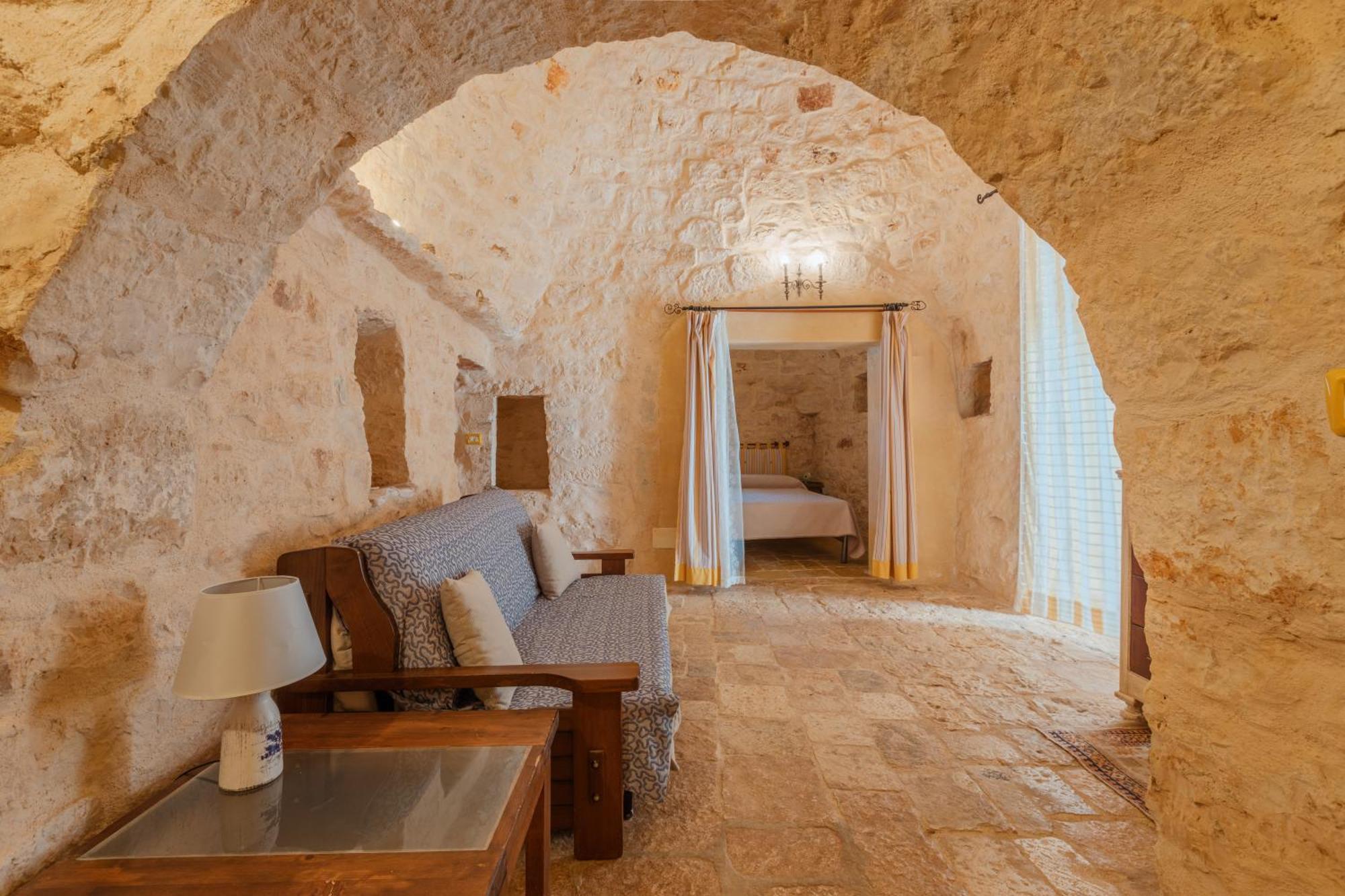 Appartamento Trullo Tarantini con piscina privata Latiano Esterno foto