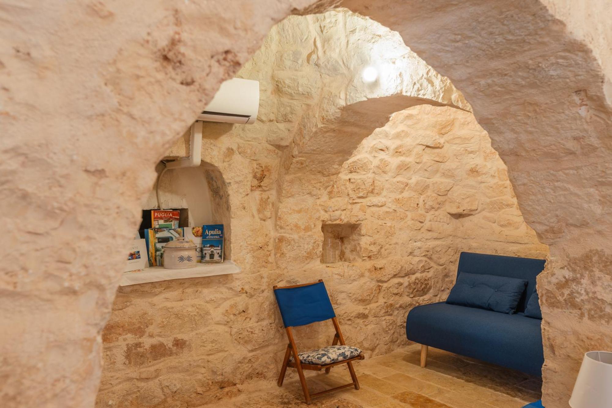 Appartamento Trullo Tarantini con piscina privata Latiano Esterno foto