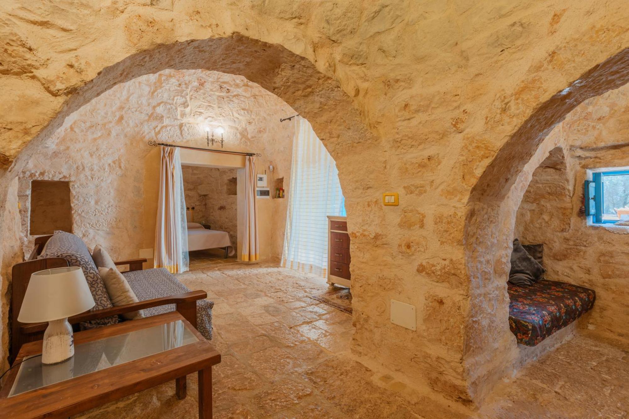 Appartamento Trullo Tarantini con piscina privata Latiano Esterno foto