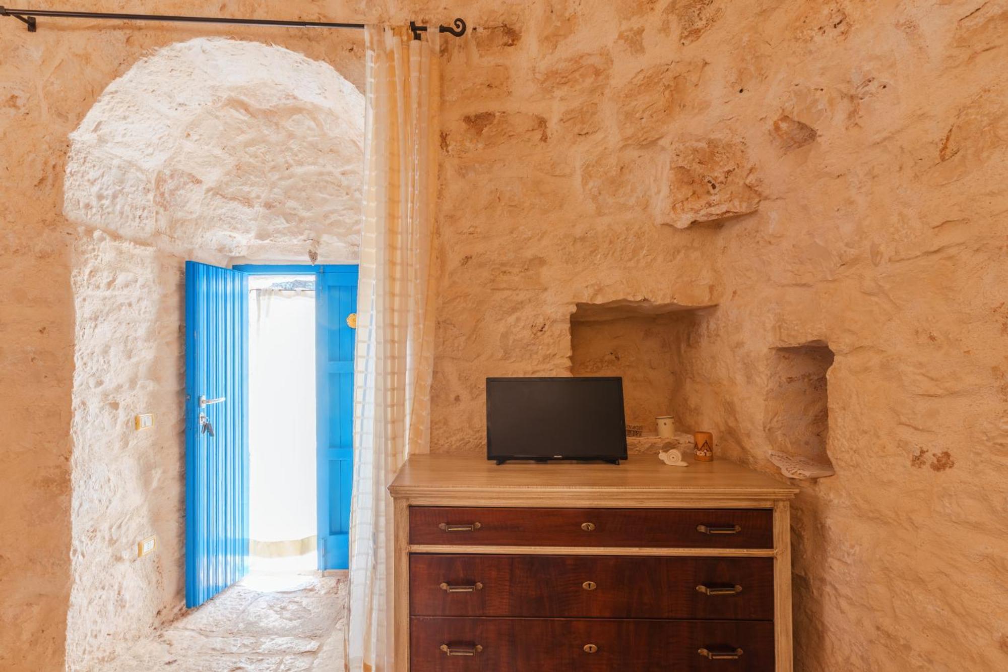 Appartamento Trullo Tarantini con piscina privata Latiano Esterno foto