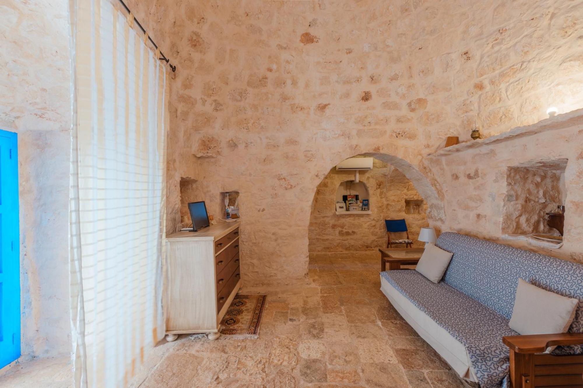 Appartamento Trullo Tarantini con piscina privata Latiano Esterno foto