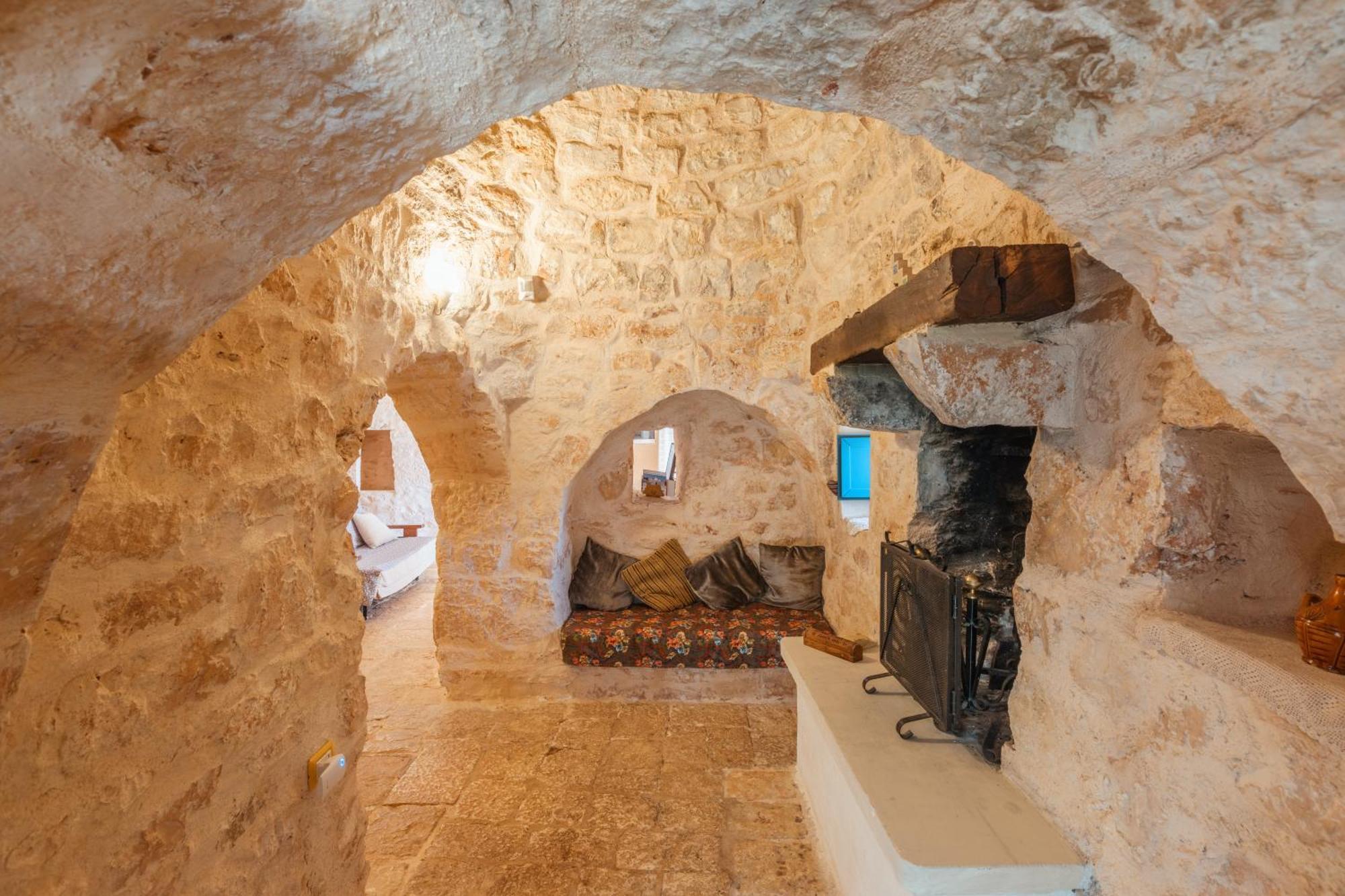 Appartamento Trullo Tarantini con piscina privata Latiano Esterno foto