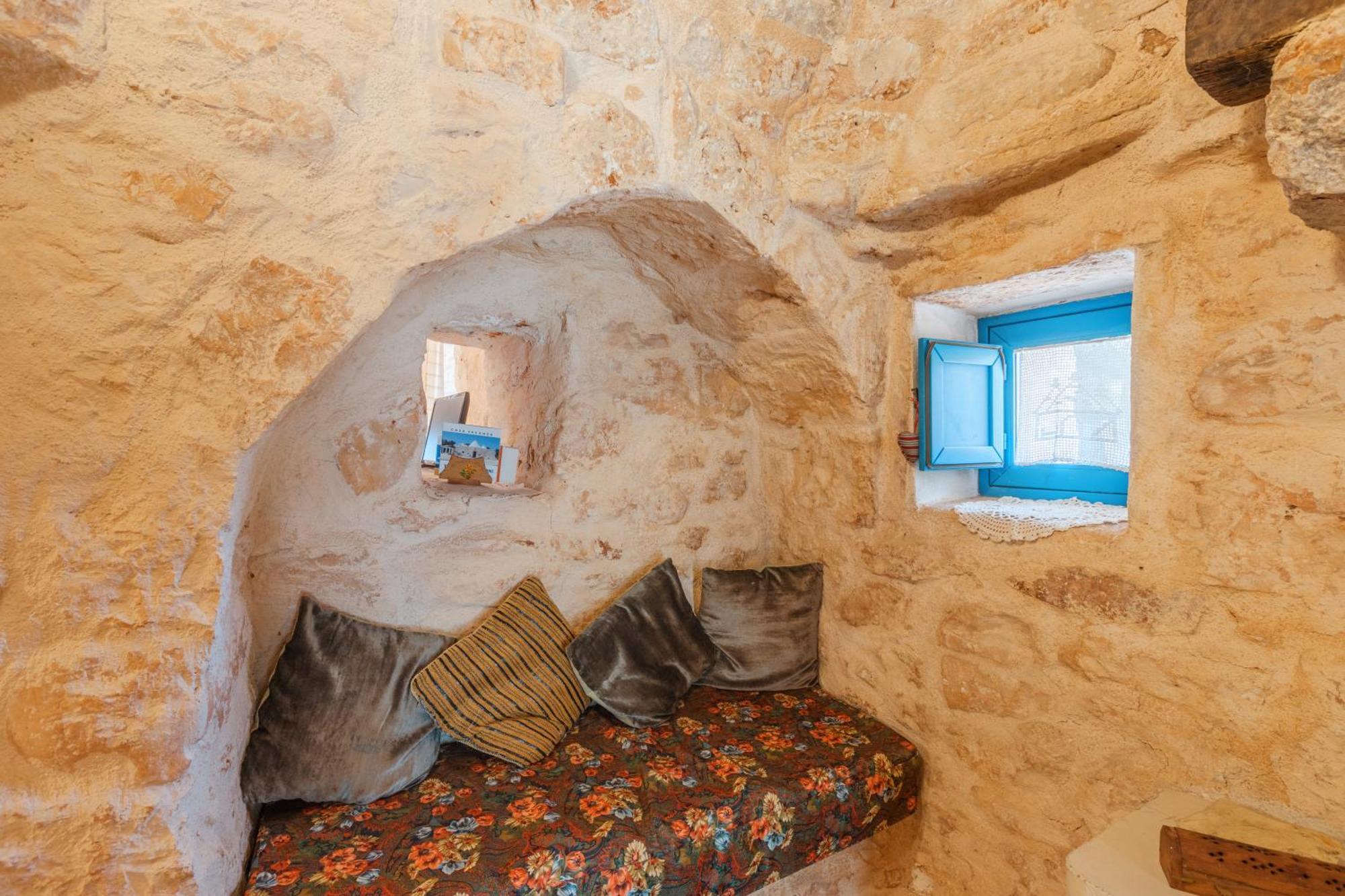Appartamento Trullo Tarantini con piscina privata Latiano Esterno foto