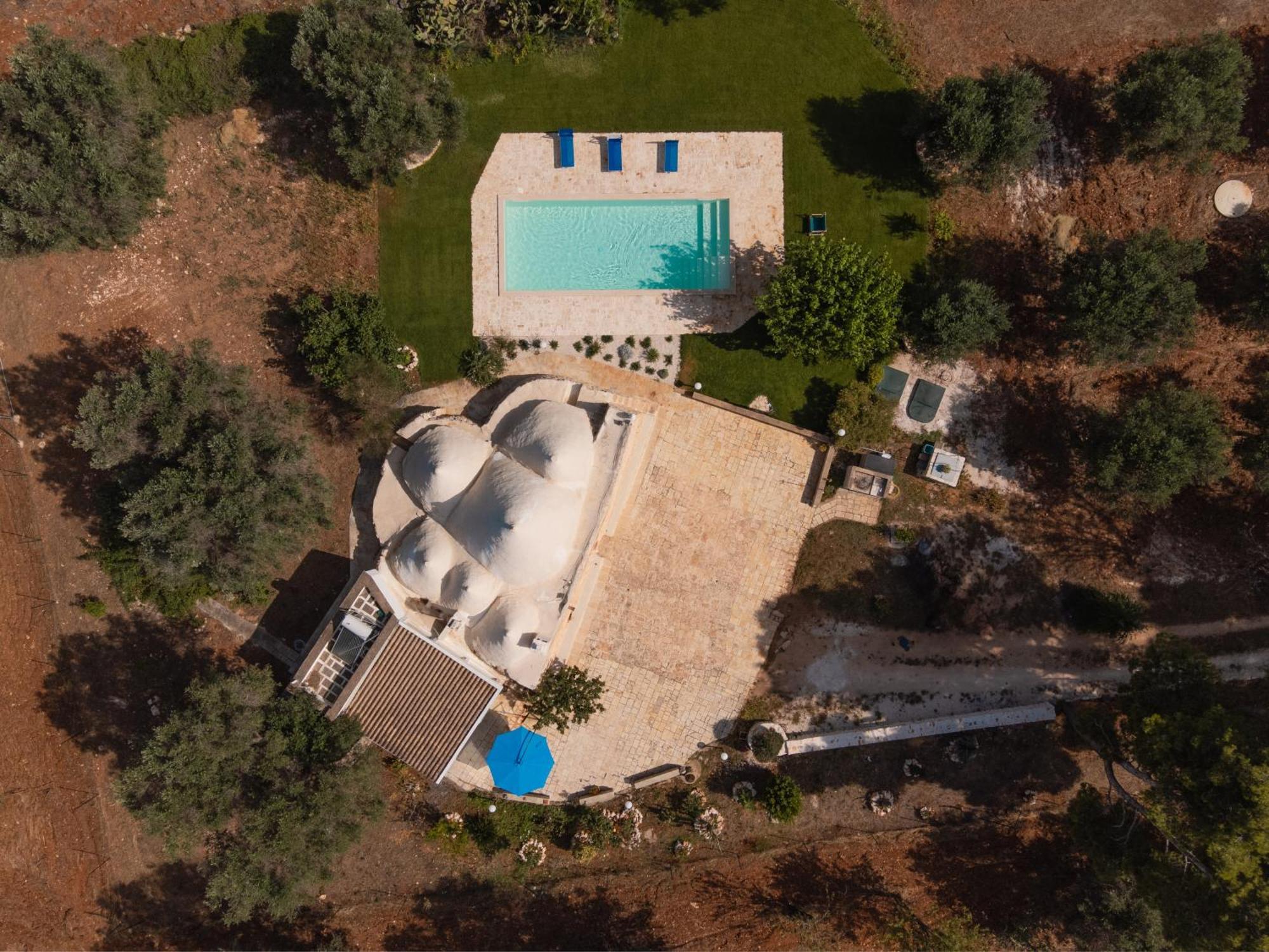 Appartamento Trullo Tarantini con piscina privata Latiano Esterno foto