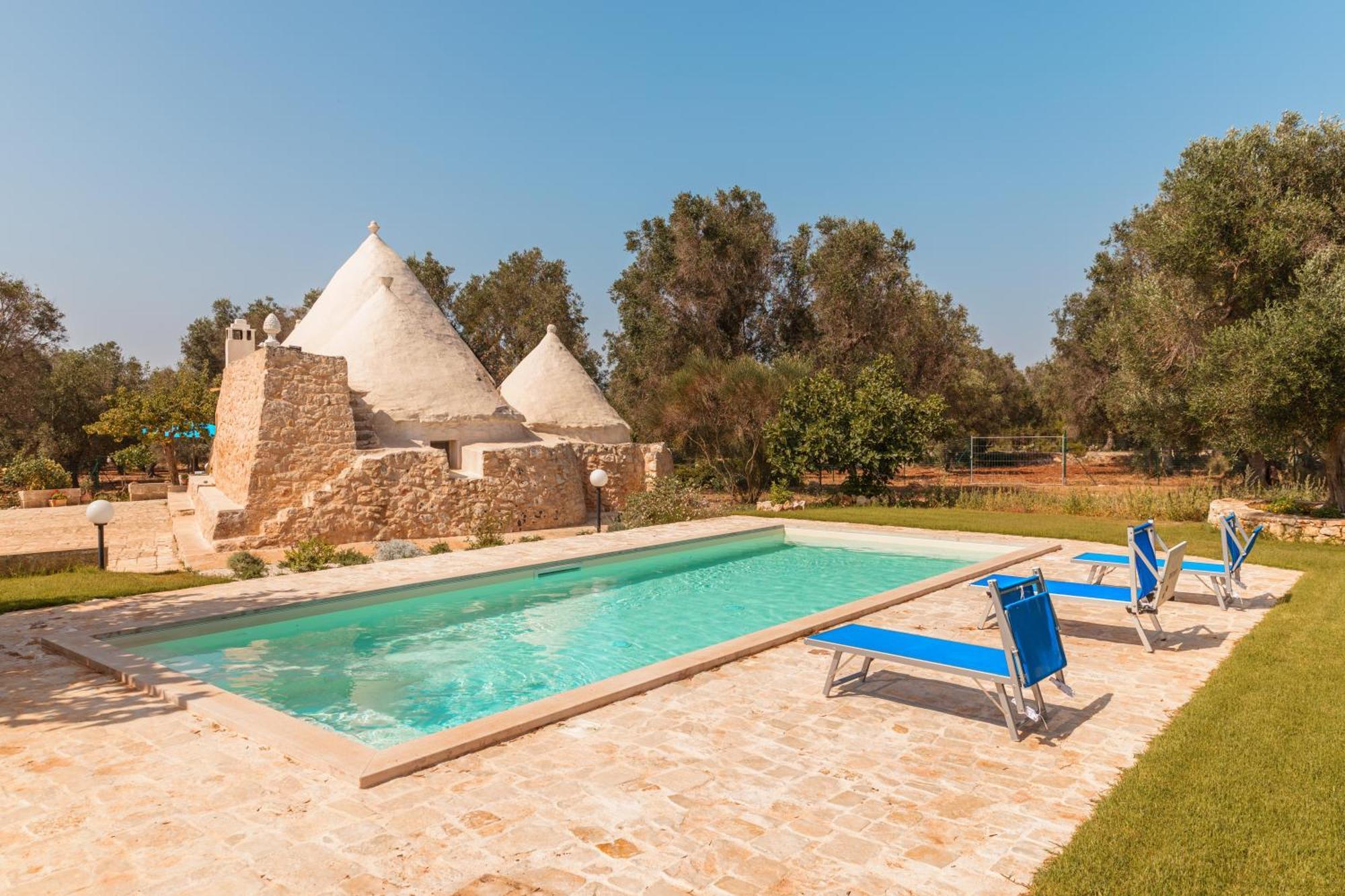 Appartamento Trullo Tarantini con piscina privata Latiano Esterno foto