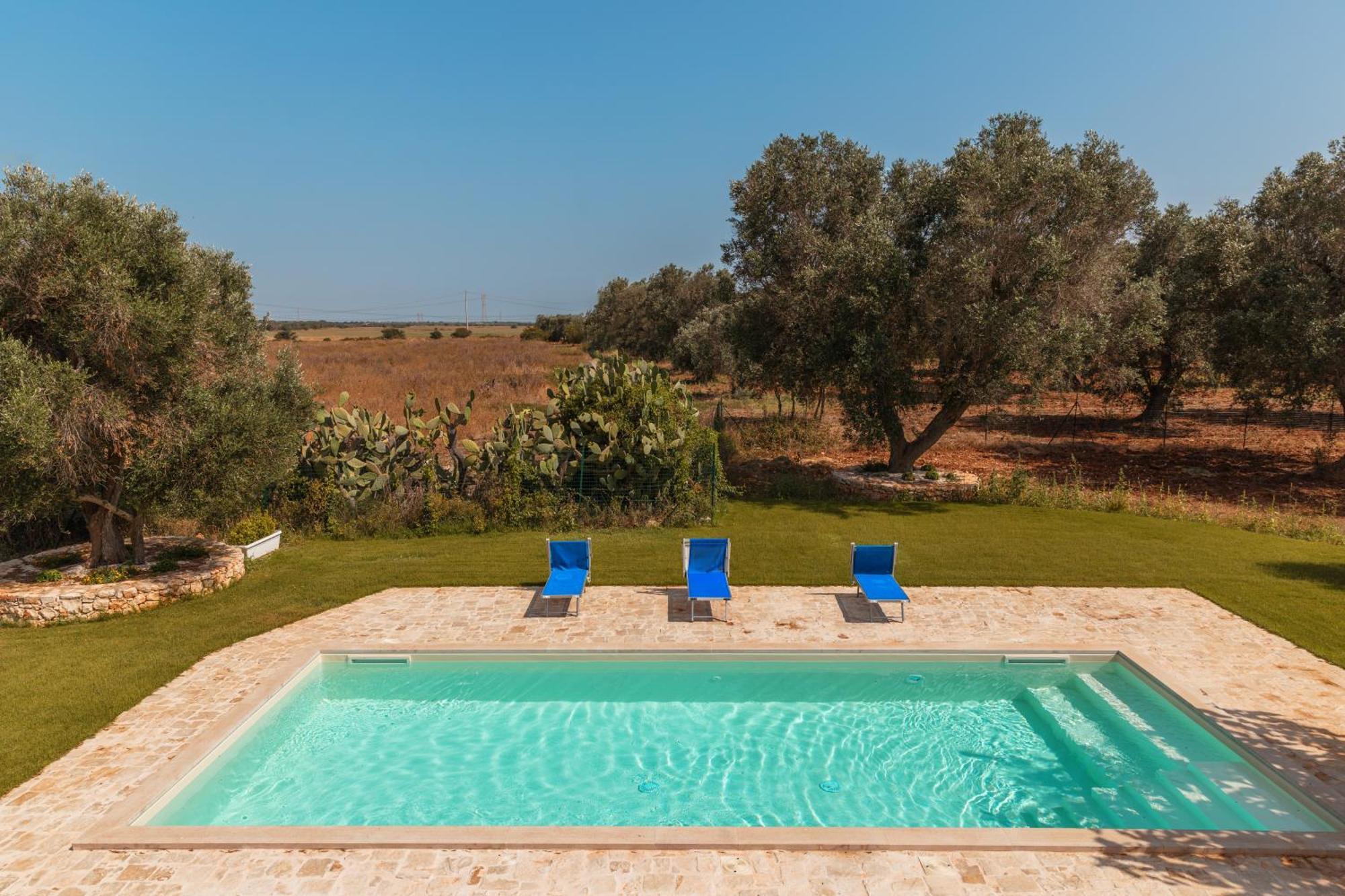 Appartamento Trullo Tarantini con piscina privata Latiano Esterno foto