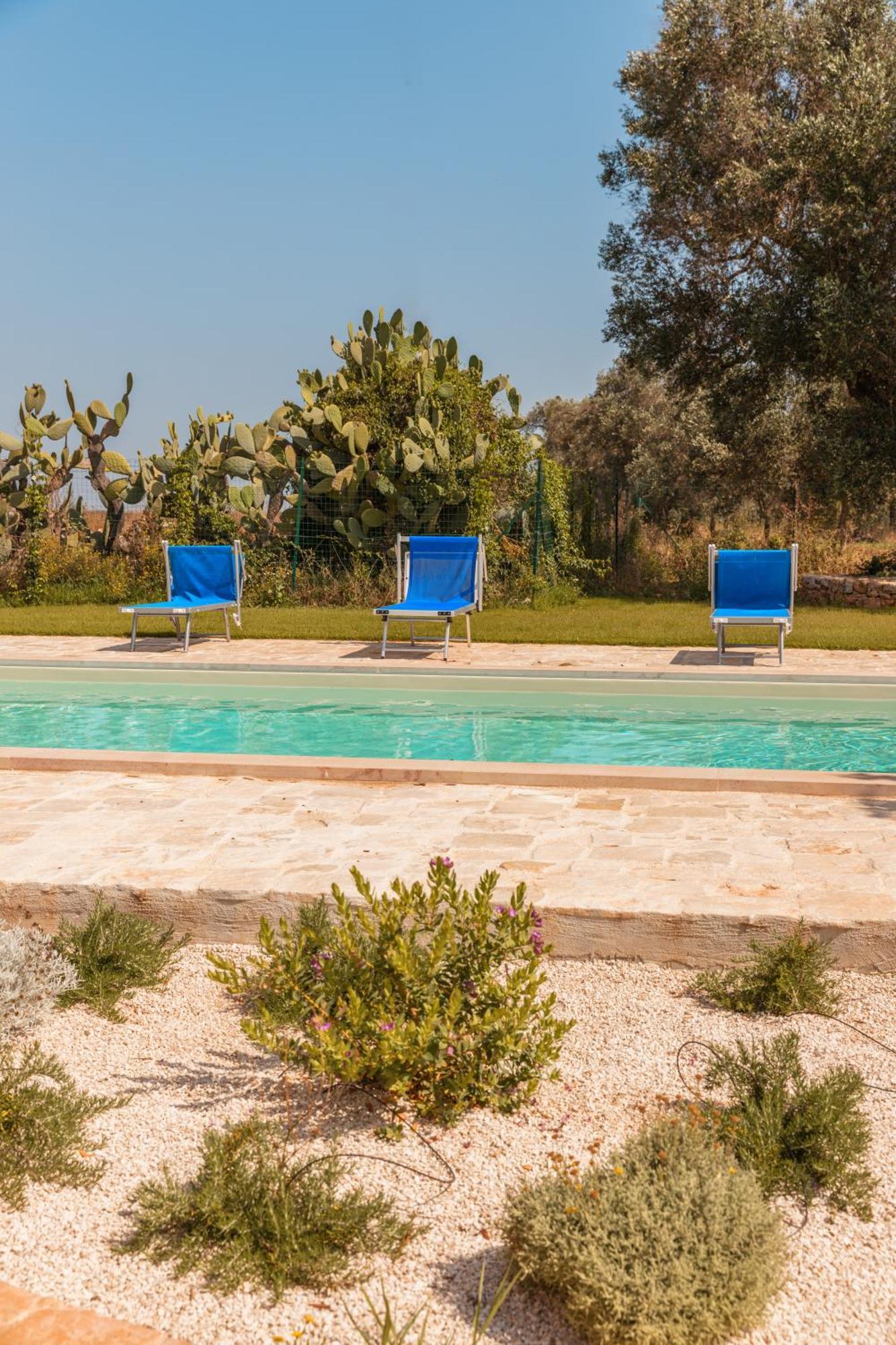 Appartamento Trullo Tarantini con piscina privata Latiano Esterno foto