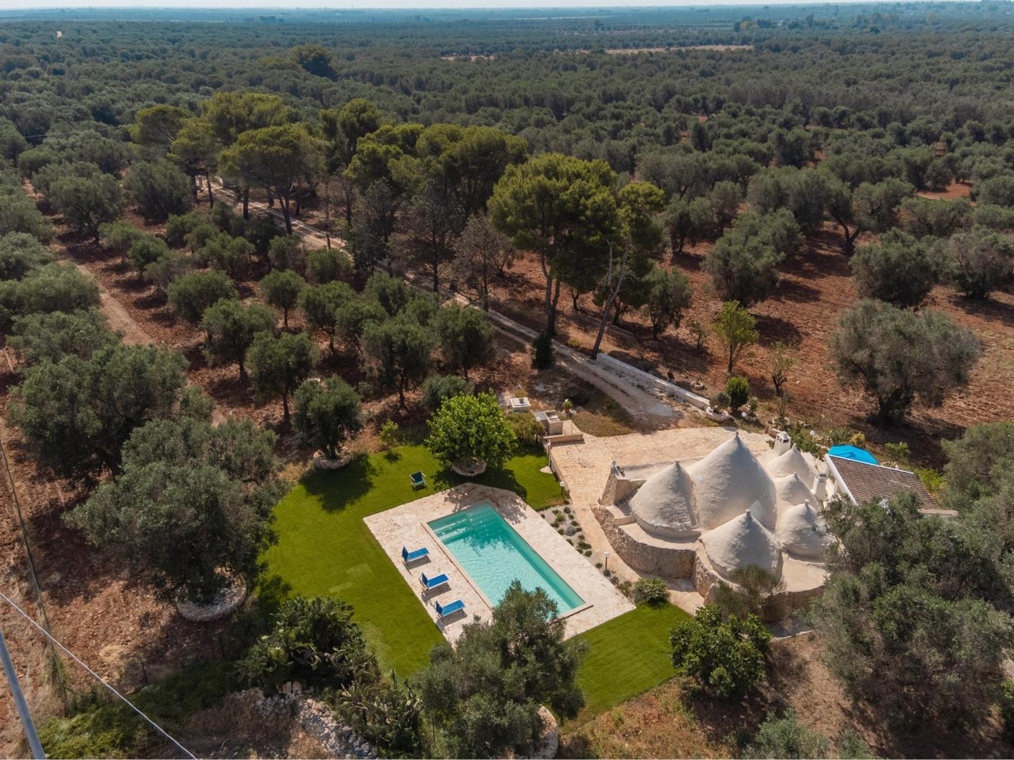Appartamento Trullo Tarantini con piscina privata Latiano Esterno foto