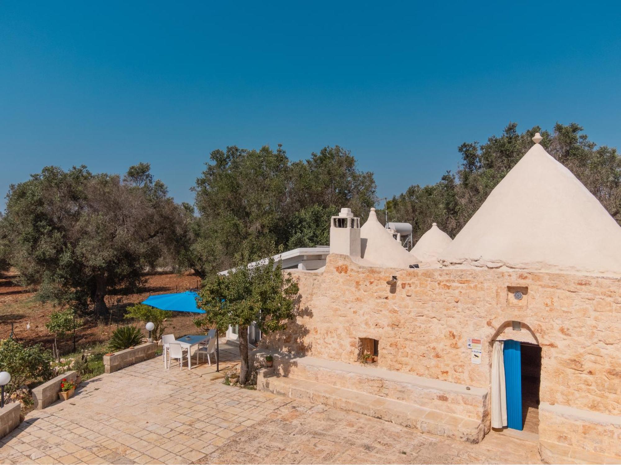 Appartamento Trullo Tarantini con piscina privata Latiano Esterno foto