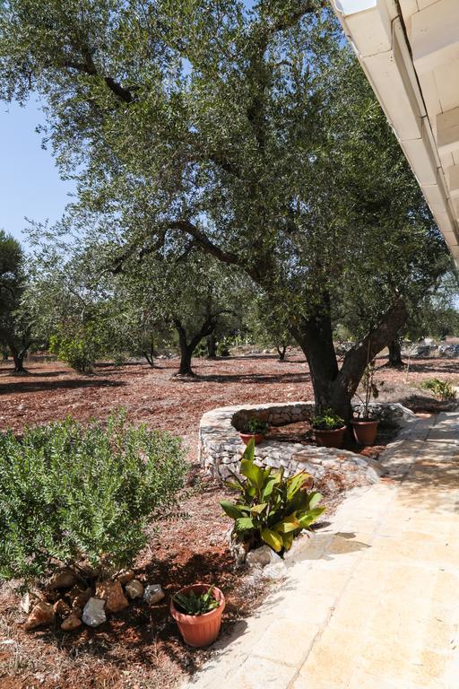 Appartamento Trullo Tarantini con piscina privata Latiano Esterno foto