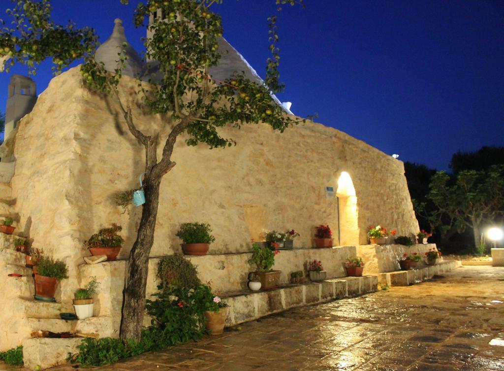 Appartamento Trullo Tarantini con piscina privata Latiano Camera foto